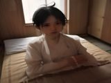 医学健康教育插图，专业医生在明亮诊室内向患者讲解生理健康知识，画面温馨专业
